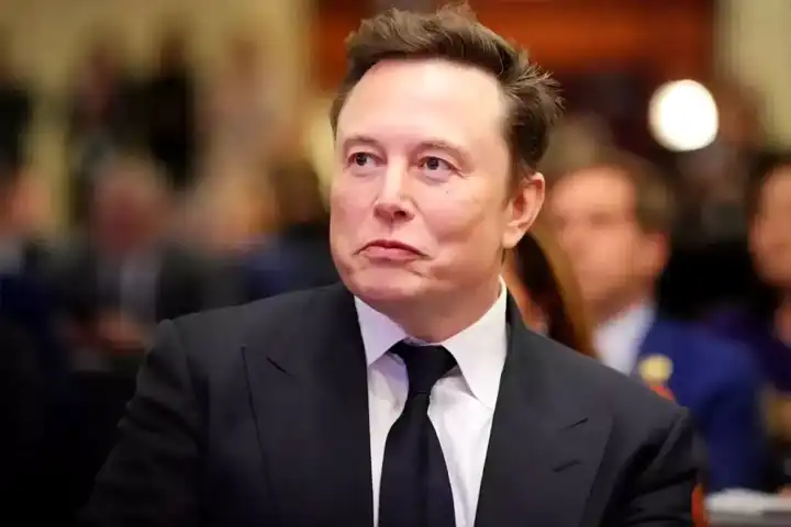 Musk'tan Starmer'a Çarpıcı Suçlama!